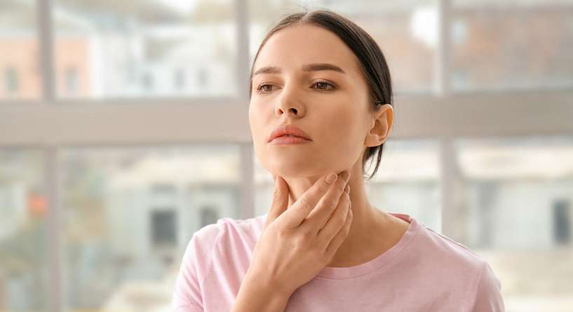 هل تضخم الغدة الدرقية يسبب الاختناق وما هي اعراضها وعلاجها؟