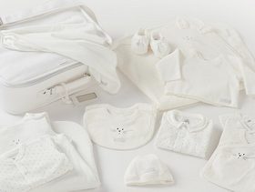 لائحة بملابس اطفال حديثي الولادة