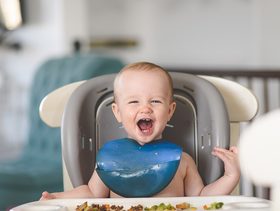 عدد الوجبات للطفل في الشهر السادس