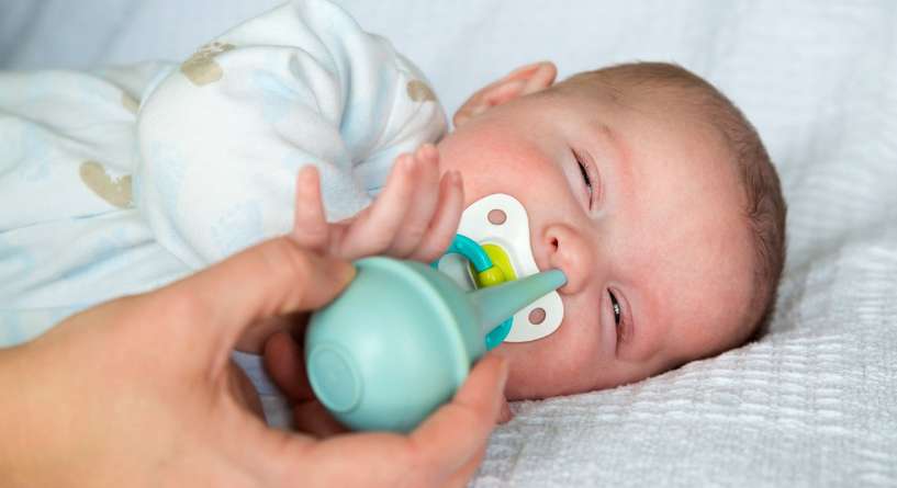 كيفية تنظيف انف الرضيع عند الانسداد