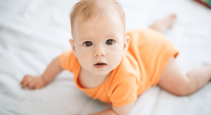 هل تساقط شعر الرضيع في الشهر الأول امر طبيعي