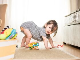 المهارات الحركية الدقيقة للاطفال بين العام الاول والثلاثة اعوام