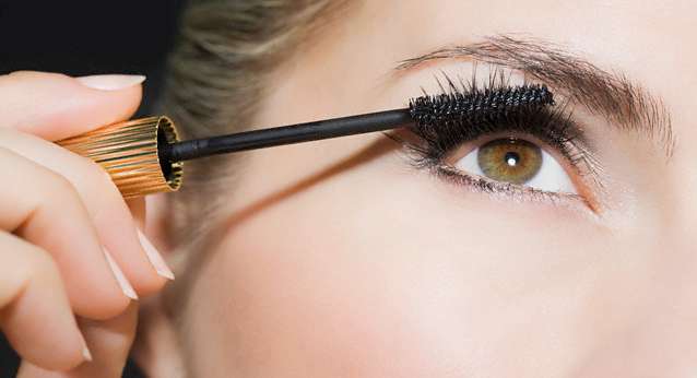 Cosmetics, Mascara, Person