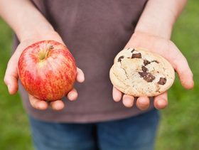 مؤشرات تنذر بتعرض الطفل للسمنة في المستقبل