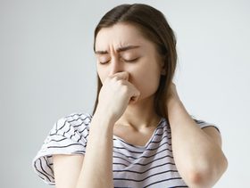 طريقة التخلص من رائحة الفم بعد عملية اللوز 