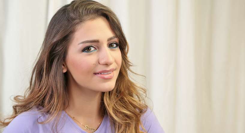 بالفيديو: طريقة وضع مكياج لتغطية الهالات السوداء!