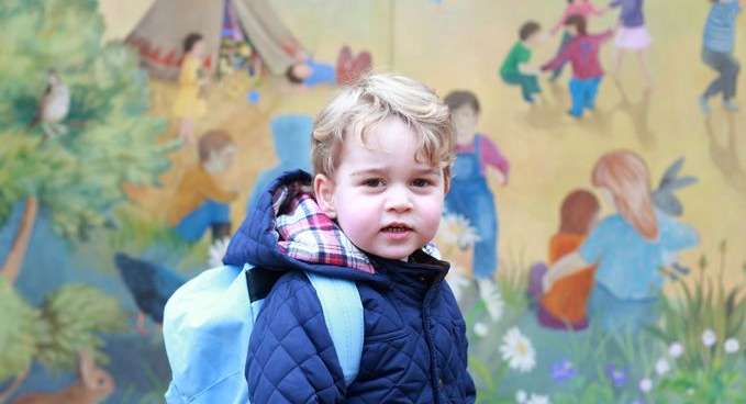 الأمير جورج في يومه الأول من المدرسة بالصور