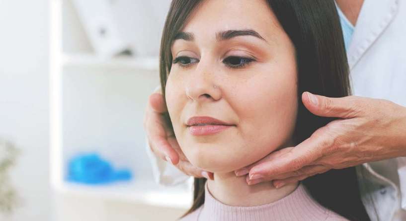 علاج خمول الغده الدرقيه بالغذاء واسبابه