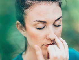 اكتشفي كيفية تصغير الانف بالتمارين وبالوصفات المنزلية!