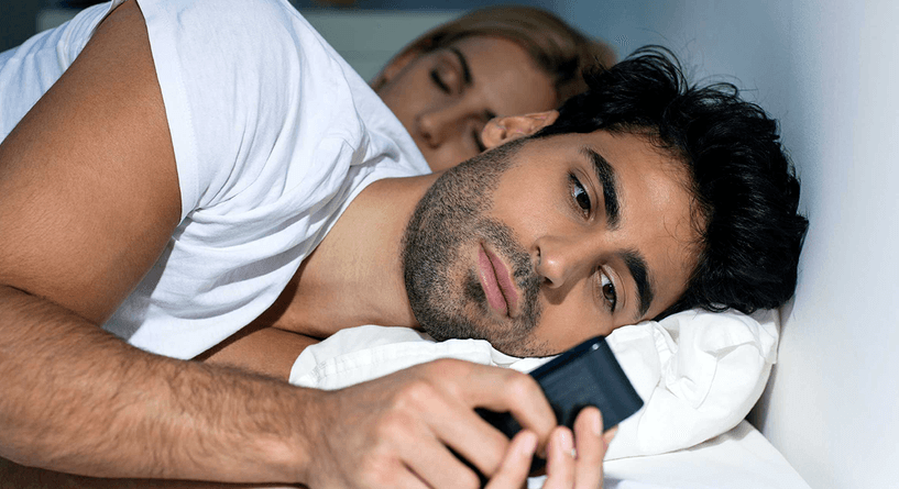 علامات تدل على ان زوجك يخفي امرًا ما عنك