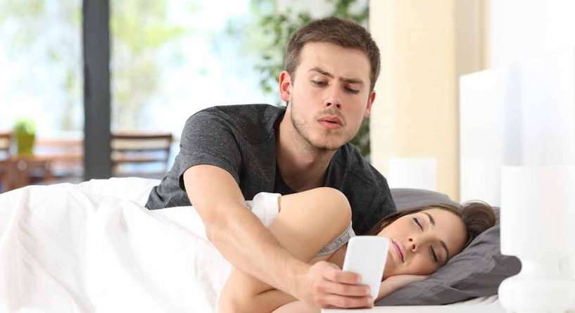 كيفية التعامل مع الزوج الذي يغار
