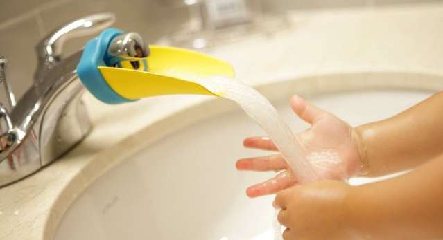 طرق تعليم الطفل غسل يديه