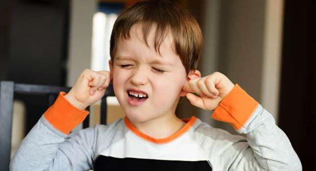 تسكين الم الاذن عند الاطفال بطريقة طبيعية