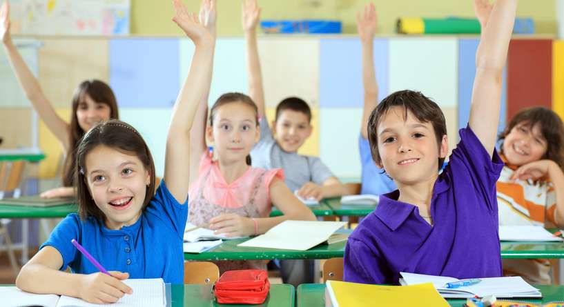 دراسة عن فصل التلامذة المجتهدين عن الكسالى في الصف