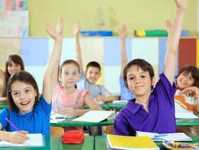 دراسة عن فصل التلامذة المجتهدين عن الكسالى في الصف