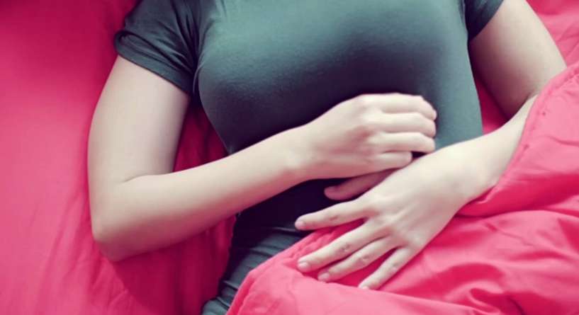 وجود كتلة دم في الرحم الاسباب والاعراض