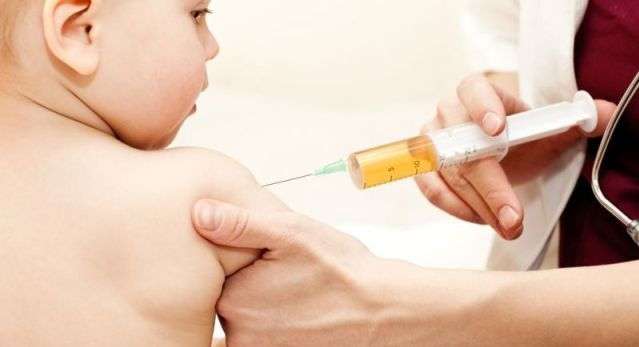 تطعيمات الأطفال الأساسية حسب عمرهم