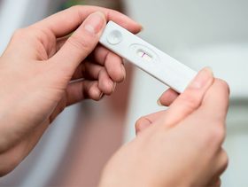 هل يحدث حمل قبل الدورة باربع ايام