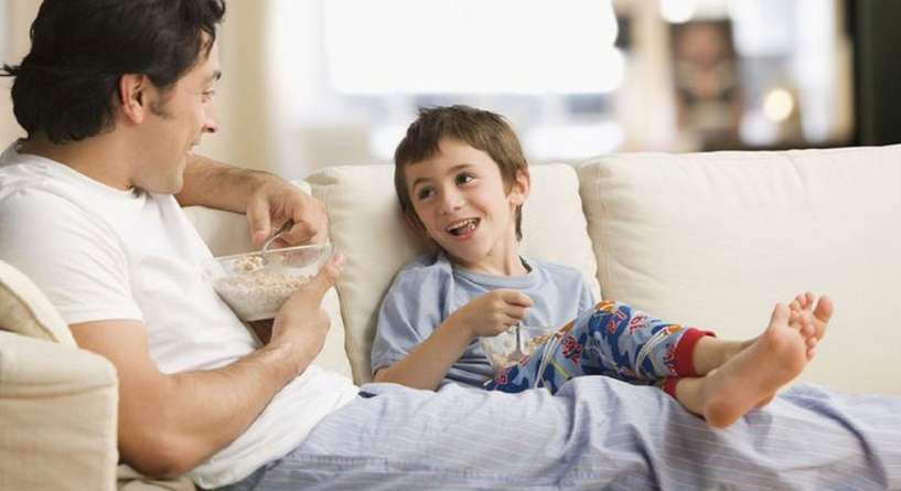 زوجك يغار من ابنك، كيف ولماذا؟