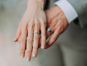 دراسة جديدة تشجّع على الزواج المبكر
