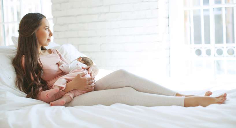 سلبيات الرضاعة الطبيعية على الام