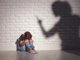 أساليب الأبوة والأمومة السيئة عبر التاريخ