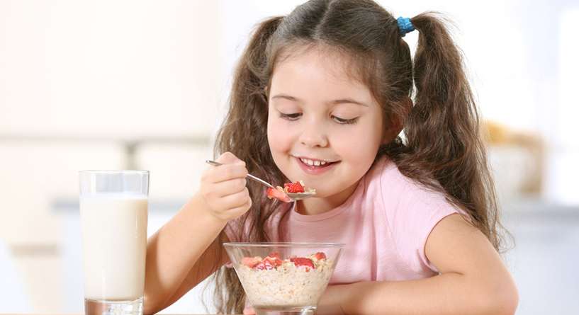 سلبيات عدم تناول طفلك لوجبة الفطور
