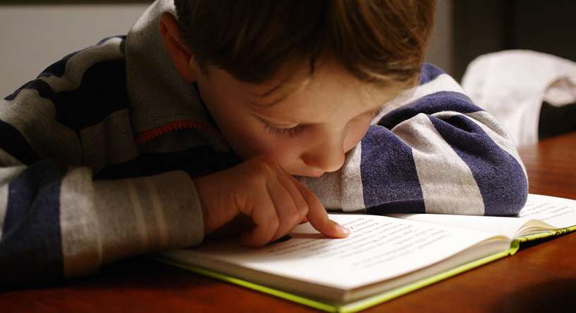 تشخيص وعلاج عسر القراءة لدى الأطفال