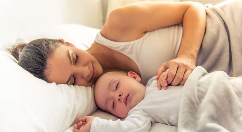 5 عادات تجنبيها عند تدريب طفلك على النوم