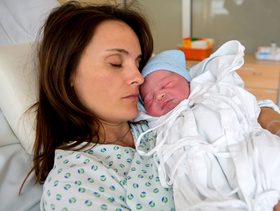 المشاكل الجنسية الشائعة بعد الولادة وحلولها