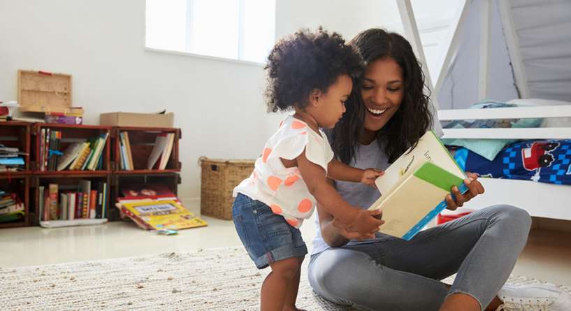 نصائح لتربية طفل يحب القراءة