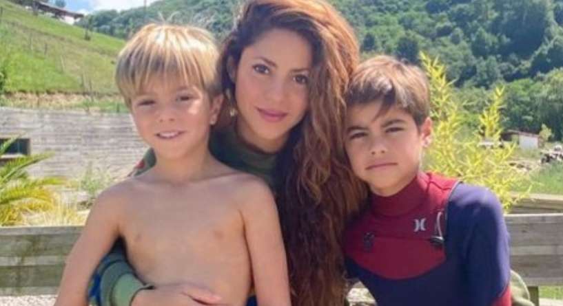 شاكيرا وأطفالها في دبي