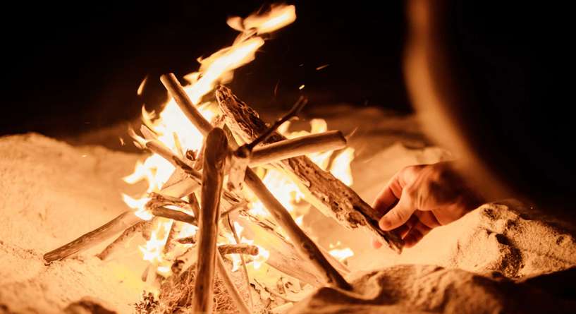 تحذيرات سعودية بشأن "شبّة النار" في رحلات البر