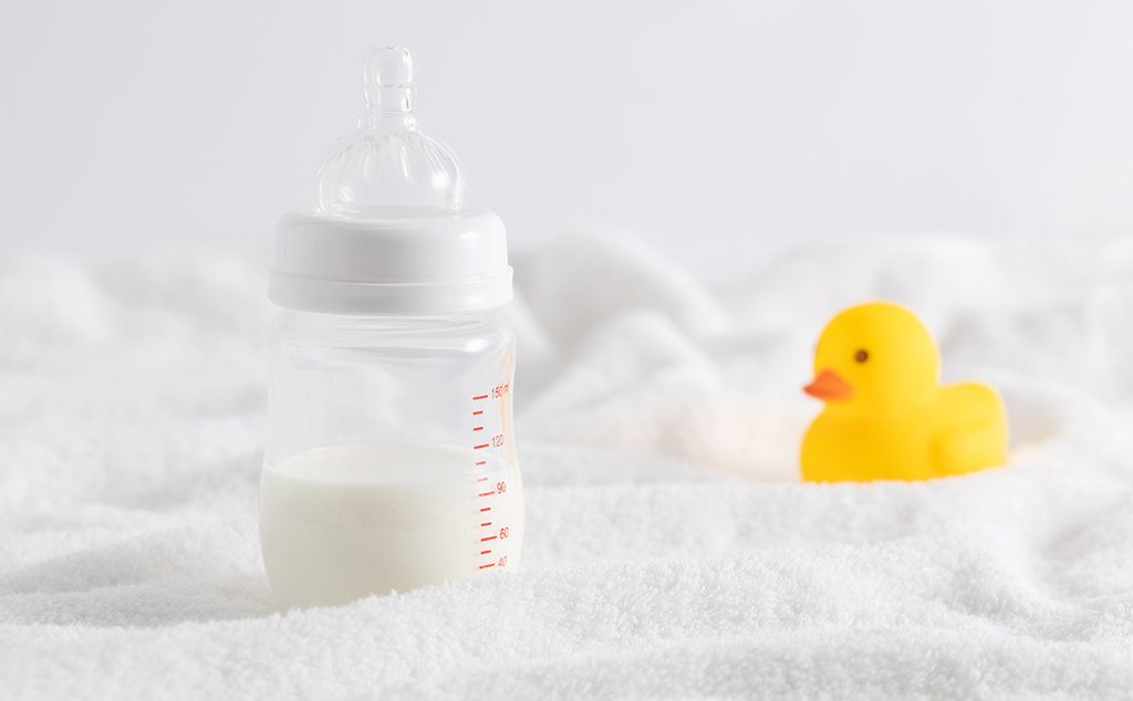 صورة زجاجة حليب الأطفال