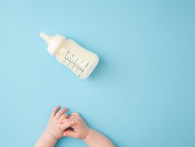 نصائح لاختيار زجاجة حليب المولود الجديد