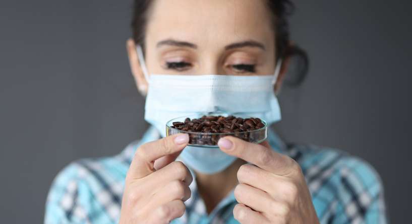 السبب وراء فقدان حاستي التذوق والشم بعد كوفيد