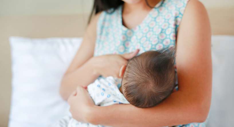 عدد السعرات الحرارية التي تحرقها الأم خلال الرضاعة الطبيعية