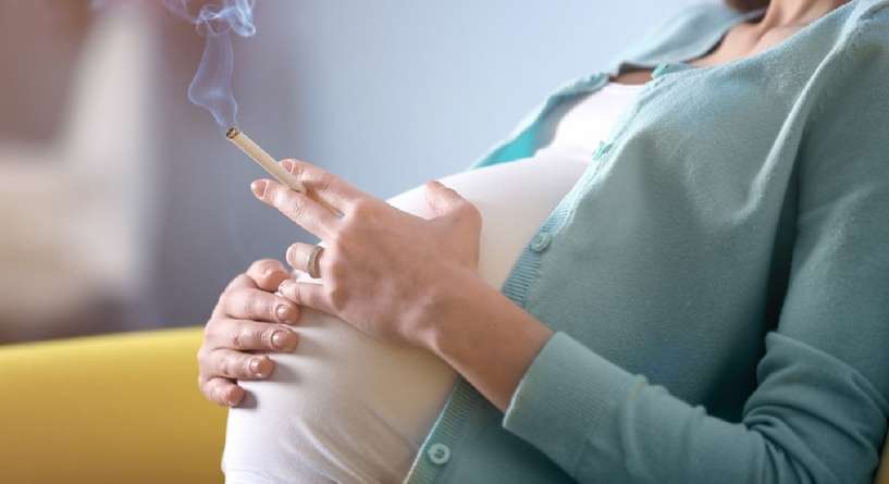 حامل والتدخين