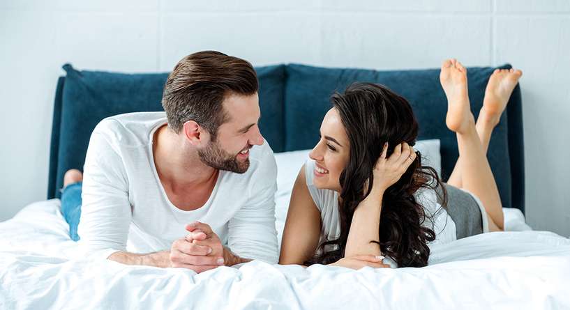 وضعيات الجماع المناسبة للزوج القصير والزوجة الطويلة