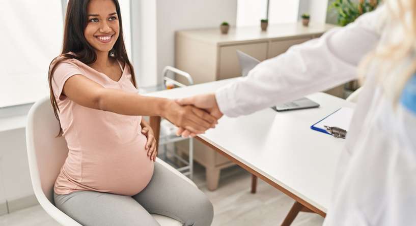 إتيكيت التعامل مع المرأة الحامل