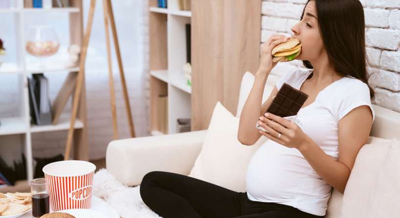 لكل حامل: الوجبات السريعة ممنوعة والاسباب مقنعة تماما