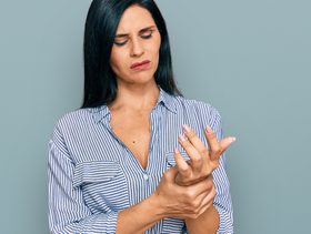 اكتشفي 4 اطعمة لتخفيف التهاب المفاصل