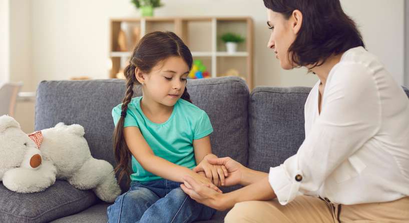كيف يمكن التحدث مع اطفالك حول التنمر