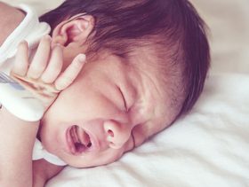 علاج الصفار عند حديثي الولادة في المنزل