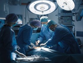 أول جراحة في العالم لدماغ جنين داخل رحم والدته