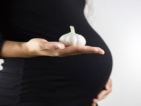 تأثير تناول الحامل للثوم