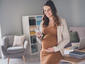 متى تشعر الأم بحركة الجنين إذا كان ولد؟