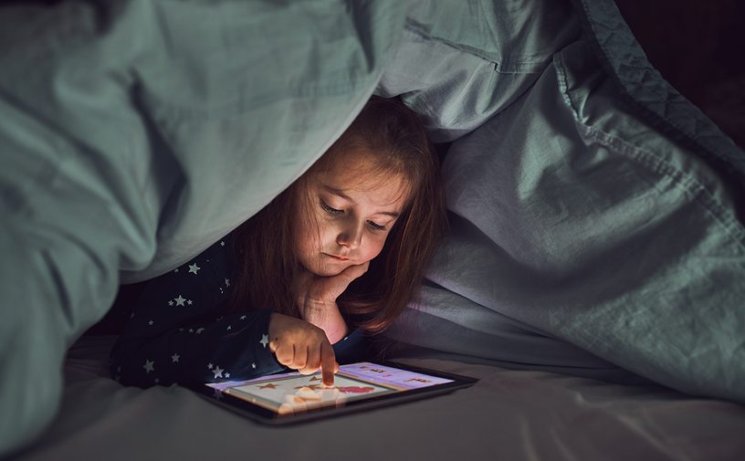 10 قواعد للحد من استخدام الاطفال للشاشة