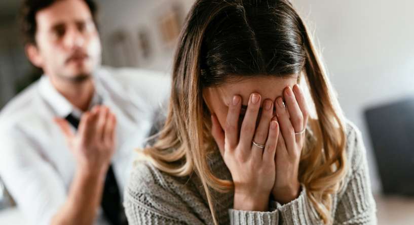حق الزوجة على الزوج في المعاملة