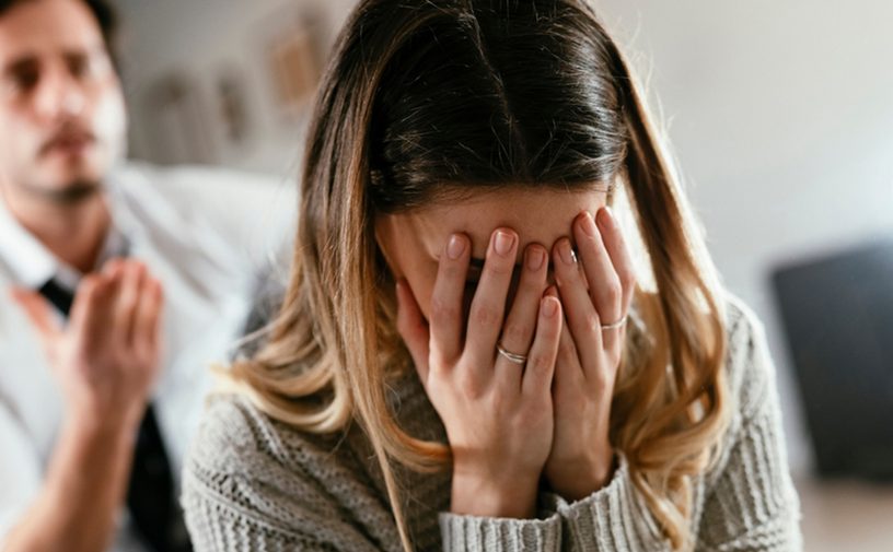 حق الزوجة على الزوج في المعاملة
